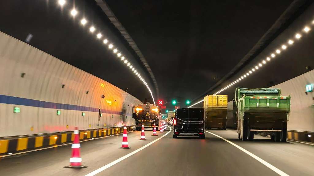 LED Tunnel Lights Manufacture.jpg